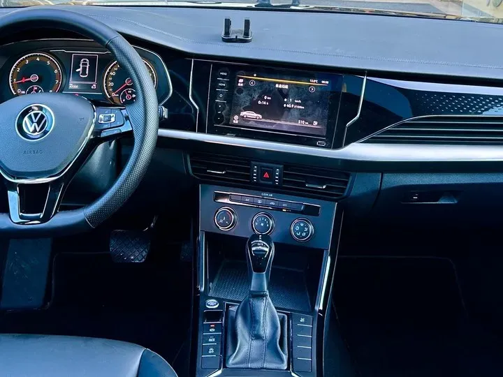 2021 Volkswagen Passat 1.4T 150HP L4 7DCT,autocango,china used car exporter,china ev exporter,chinese used car exporter,chinese used ev exporter