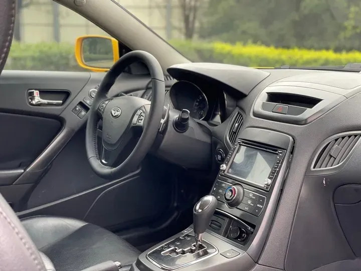 2009 Hyundai Rohens-Coupe 2.0T 210HP L4 5AT,autocango,china used car exporter,china ev exporter,chinese used car exporter,chinese used ev exporter