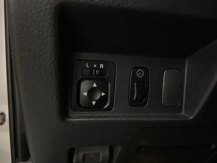 2005 Mitsubishi Outlander Classic 2.4L 160HP L4 4AT,autocango,china used car exporter,china ev exporter,chinese used car exporter,chinese used ev exporter