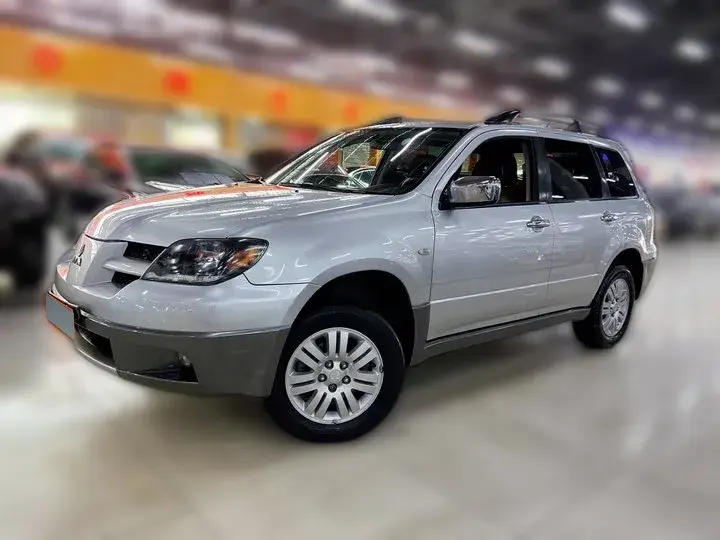 2005 Mitsubishi Outlander Classic 2.4L 160HP L4 4AT