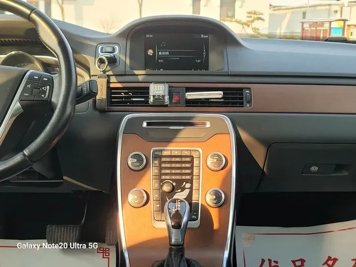 2015 Volvo S80L 2.0T 214HP L5 6AT,autocango,china used car exporter,china ev exporter,chinese used car exporter,chinese used ev exporter