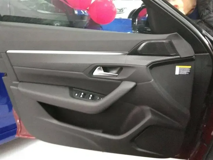 2022 Peugeot 508 1.6T 170HP L4 6AT,autocango,china used car exporter,china ev exporter,chinese used car exporter,chinese used ev exporter