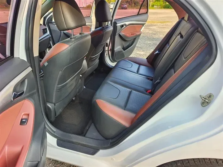 2014 BYD G5 1.5T 154HP L4 6DCT,autocango,china used car exporter,china ev exporter,chinese used car exporter,chinese used ev exporter