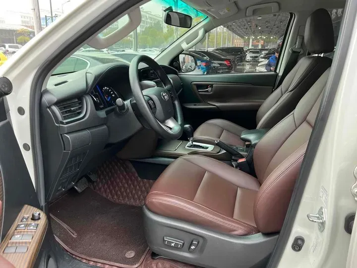 2016 Toyota Fortuner 2.7L 163HP L4 6AT,autocango,china used car exporter,china ev exporter,chinese used car exporter,chinese used ev exporter