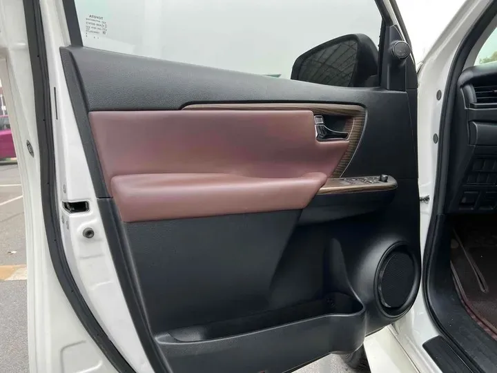 2016 Toyota Fortuner 2.7L 163HP L4 6AT,autocango,china used car exporter,china ev exporter,chinese used car exporter,chinese used ev exporter