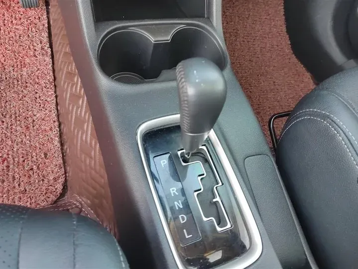 2016 Mitsubishi Outlander 2.4L 192HP L4 CVT,autocango,china used car exporter,china ev exporter,chinese used car exporter,chinese used ev exporter