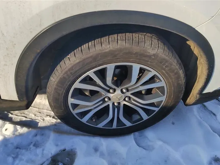 2016 Mitsubishi Outlander 2.4L 192HP L4 CVT,autocango,china used car exporter,china ev exporter,chinese used car exporter,chinese used ev exporter