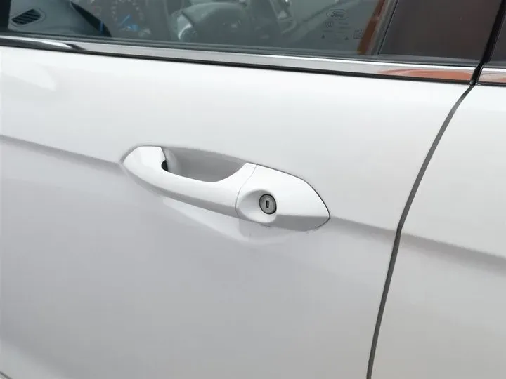 2015 Ford Escort 1.5L 113HP L4 6AT,autocango,china used car exporter,china ev exporter,chinese used car exporter,chinese used ev exporter