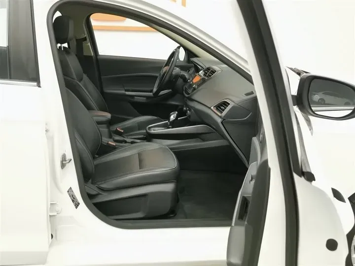 2015 Ford Escort 1.5L 113HP L4 6AT,autocango,china used car exporter,china ev exporter,chinese used car exporter,chinese used ev exporter