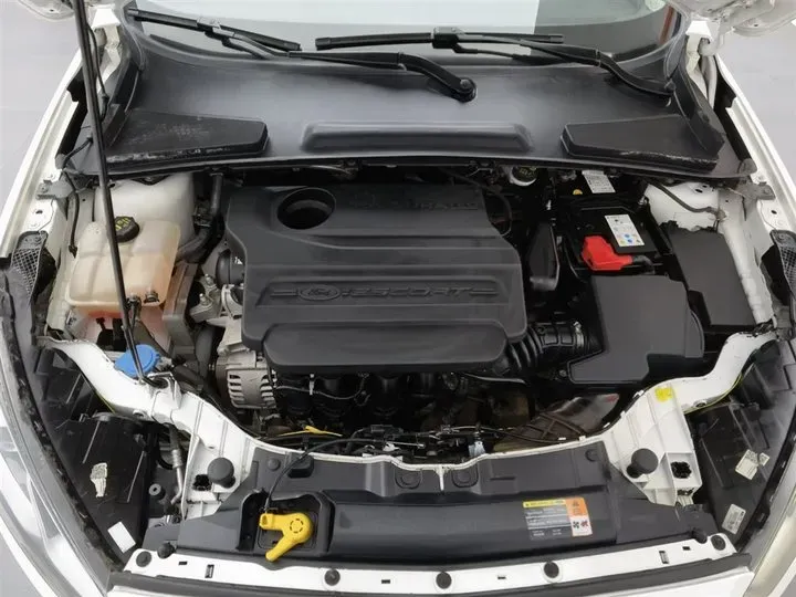 2015 Ford Escort 1.5L 113HP L4 6AT,autocango,china used car exporter,china ev exporter,chinese used car exporter,chinese used ev exporter