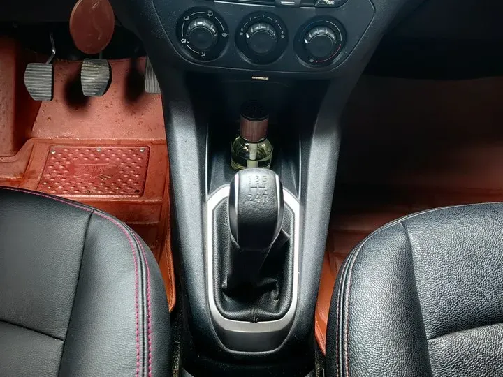 2014 Peugeot 301 1.6L 117HP L4 5MT,autocango,china used car exporter,china ev exporter,chinese used car exporter,chinese used ev exporter