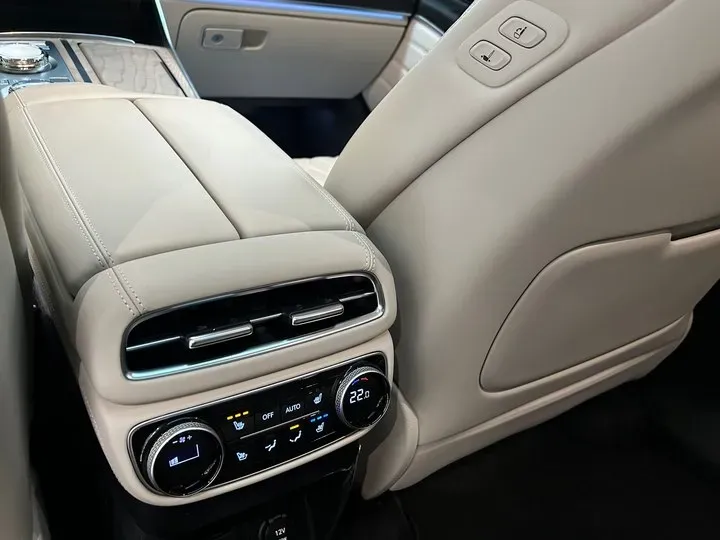 2023 Genesis GV80 2.5T 304HP L4 8AT,autocango,china used car exporter,china ev exporter,chinese used car exporter,chinese used ev exporter