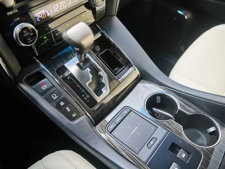 2020 Lexus LM 2.5L 117HP L4 E-CVT Hybrid,autocango,china used car exporter,china ev exporter,chinese used car exporter,chinese used ev exporter