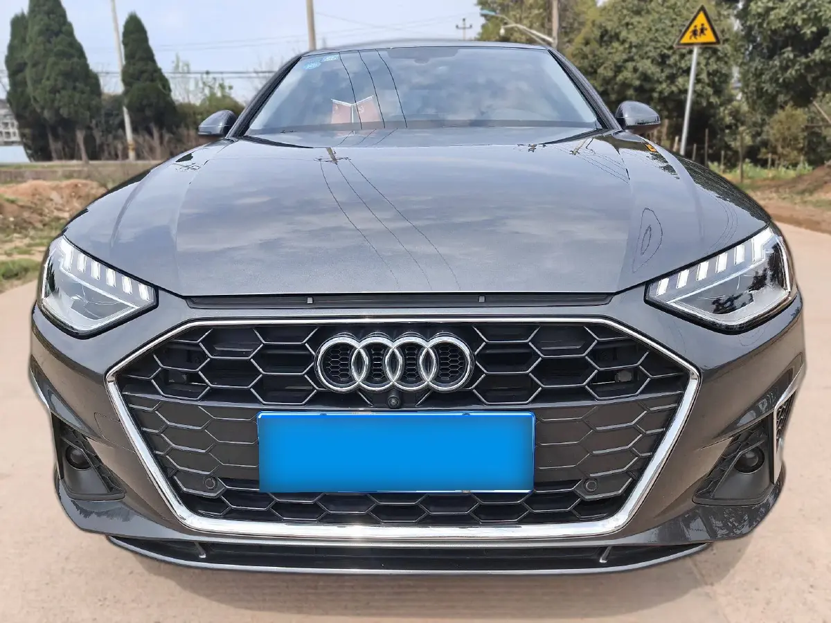 2020 Audi A4L 2.0T 190HP L4 7DCT