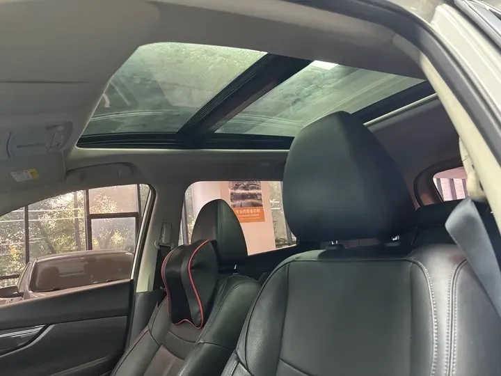 2017 Nissan X-Trail 2.0L 150HP L4 CVT,autocango,china used car exporter,china ev exporter,chinese used car exporter,chinese used ev exporter