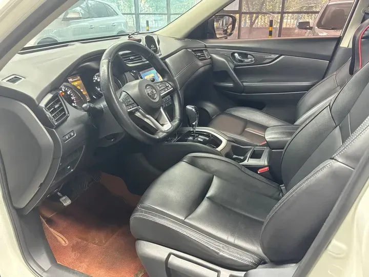 2017 Nissan X-Trail 2.0L 150HP L4 CVT,autocango,china used car exporter,china ev exporter,chinese used car exporter,chinese used ev exporter