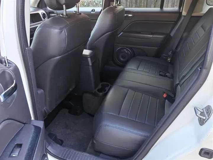 2014 Jeep Patriot 2.4L 170HP L4 6AT,autocango,china used car exporter,china ev exporter,chinese used car exporter,chinese used ev exporter