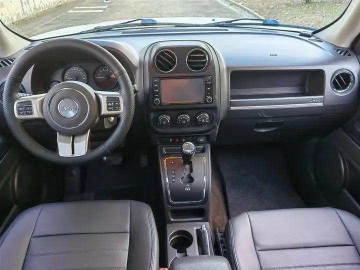 2014 Jeep Patriot 2.4L 170HP L4 6AT,autocango,china used car exporter,china ev exporter,chinese used car exporter,chinese used ev exporter