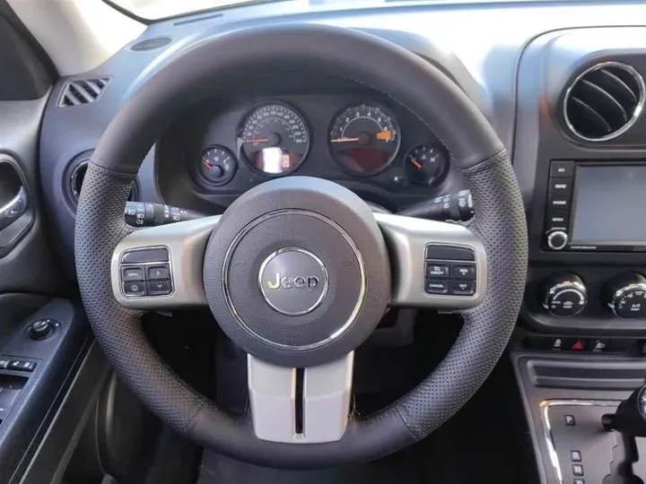 2014 Jeep Patriot 2.4L 170HP L4 6AT,autocango,china used car exporter,china ev exporter,chinese used car exporter,chinese used ev exporter