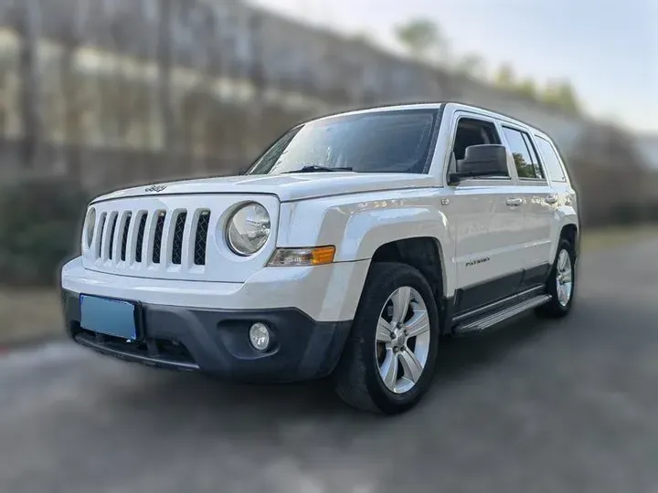 2014 Jeep Patriot 2.4L 170HP L4 6AT,autocango,china used car exporter,china ev exporter,chinese used car exporter,chinese used ev exporter