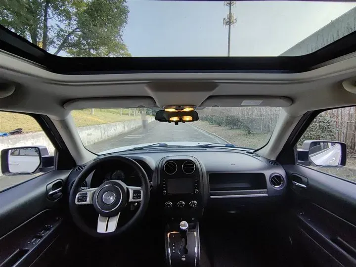 2014 Jeep Patriot 2.4L 170HP L4 6AT,autocango,china used car exporter,china ev exporter,chinese used car exporter,chinese used ev exporter