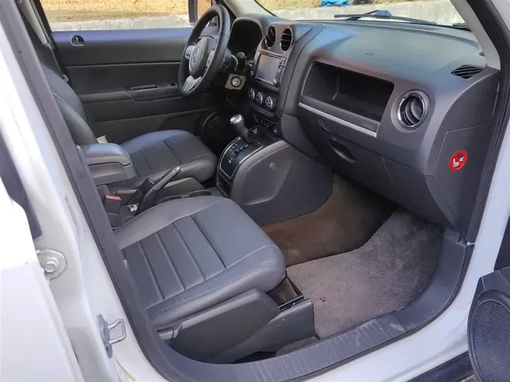 2014 Jeep Patriot 2.4L 170HP L4 6AT,autocango,china used car exporter,china ev exporter,chinese used car exporter,chinese used ev exporter