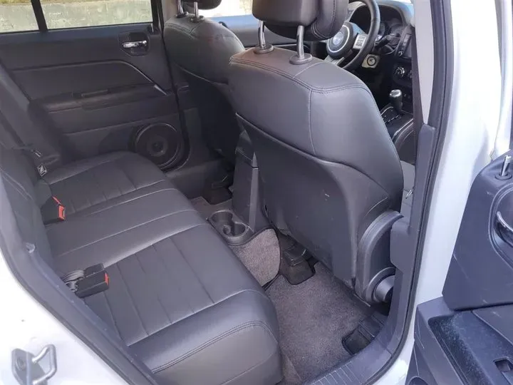 2014 Jeep Patriot 2.4L 170HP L4 6AT,autocango,china used car exporter,china ev exporter,chinese used car exporter,chinese used ev exporter