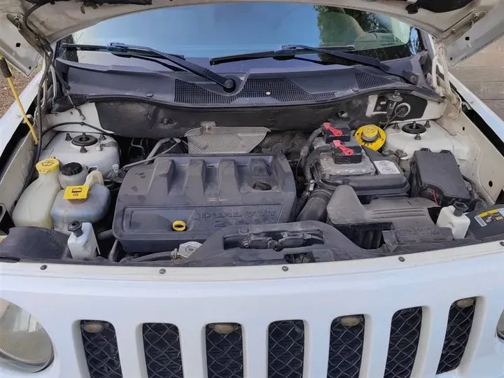 2014 Jeep Patriot 2.4L 170HP L4 6AT,autocango,china used car exporter,china ev exporter,chinese used car exporter,chinese used ev exporter