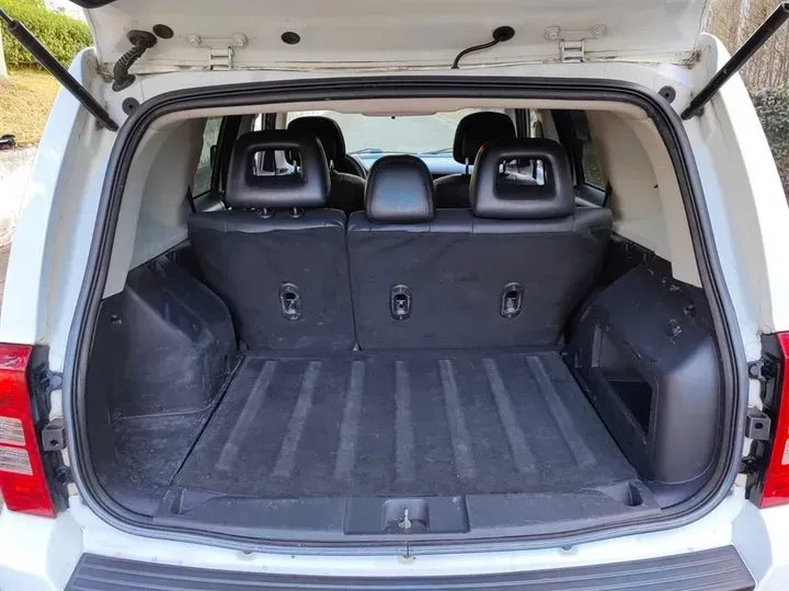 2014 Jeep Patriot 2.4L 170HP L4 6AT,autocango,china used car exporter,china ev exporter,chinese used car exporter,chinese used ev exporter