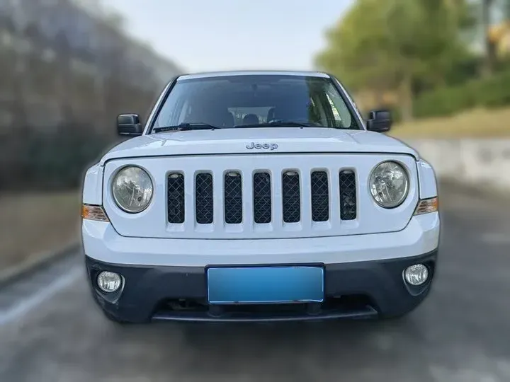 2014 Jeep Patriot 2.4L 170HP L4 6AT,autocango,china used car exporter,china ev exporter,chinese used car exporter,chinese used ev exporter