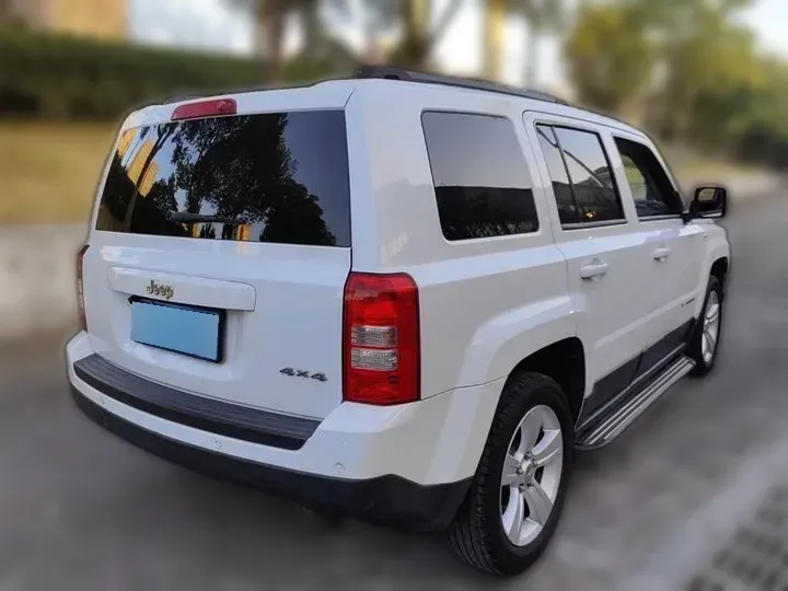 2014 Jeep Patriot 2.4L 170HP L4 6AT,autocango,china used car exporter,china ev exporter,chinese used car exporter,chinese used ev exporter