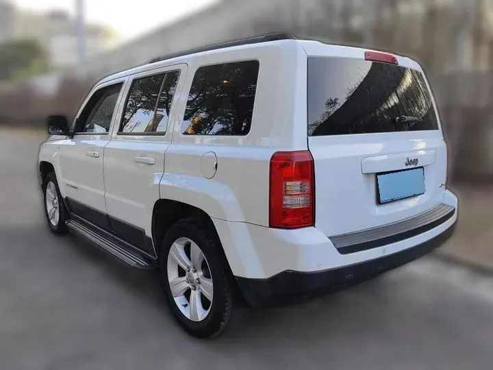 2014 Jeep Patriot 2.4L 170HP L4 6AT,autocango,china used car exporter,china ev exporter,chinese used car exporter,chinese used ev exporter