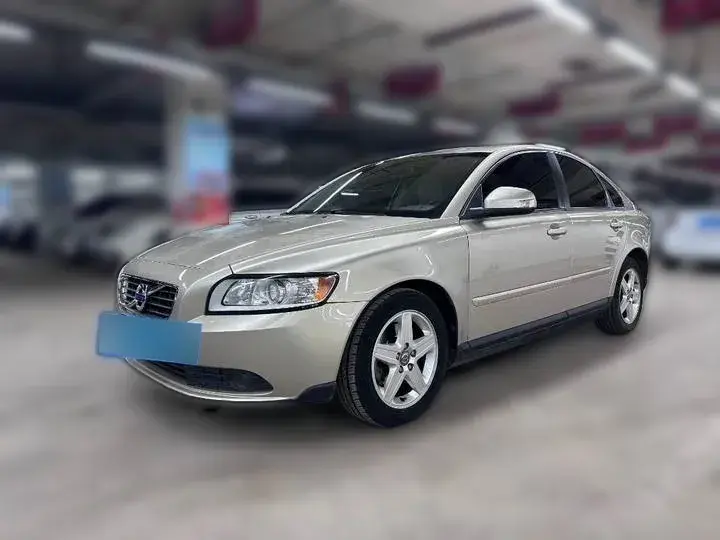 2011 Volvo S40 2.0L 141HP L4 6DCT
