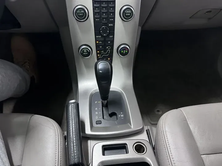 2011 Volvo S40 2.0L 141HP L4 6DCT,autocango,china used car exporter,china ev exporter,chinese used car exporter,chinese used ev exporter