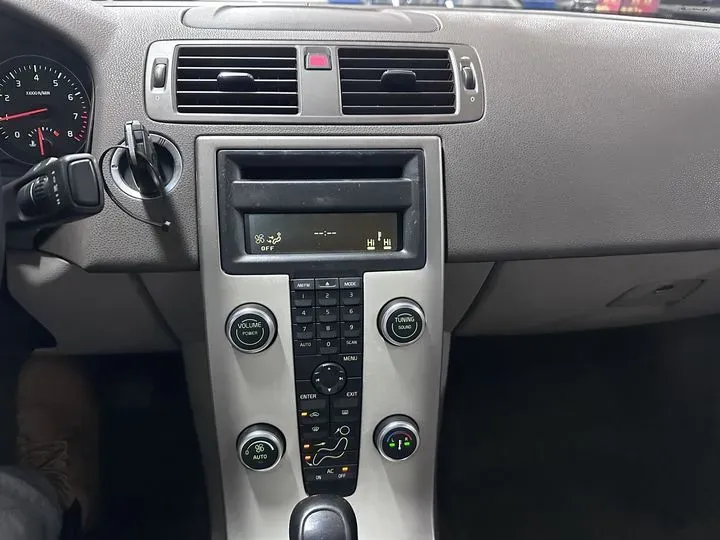 2011 Volvo S40 2.0L 141HP L4 6DCT,autocango,china used car exporter,china ev exporter,chinese used car exporter,chinese used ev exporter