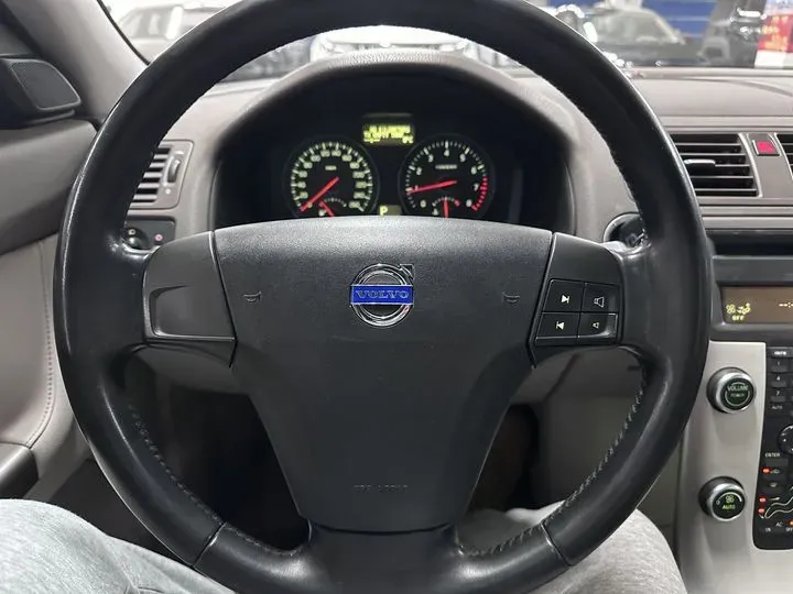 2011 Volvo S40 2.0L 141HP L4 6DCT,autocango,china used car exporter,china ev exporter,chinese used car exporter,chinese used ev exporter