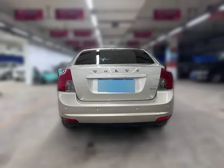 2011 Volvo S40 2.0L 141HP L4 6DCT,autocango,china used car exporter,china ev exporter,chinese used car exporter,chinese used ev exporter