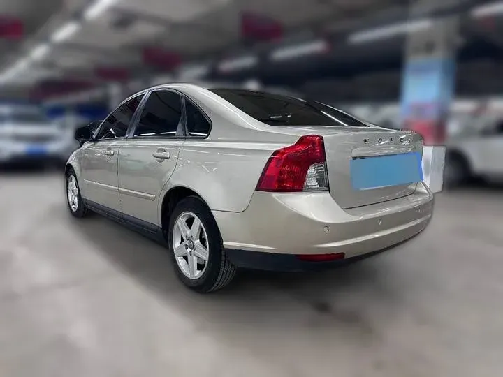 2011 Volvo S40 2.0L 141HP L4 6DCT,autocango,china used car exporter,china ev exporter,chinese used car exporter,chinese used ev exporter