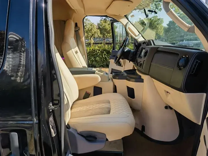 2011 Ford E350 5.4L 258HP V8 5AT,autocango,china used car exporter,china ev exporter,chinese used car exporter,chinese used ev exporter