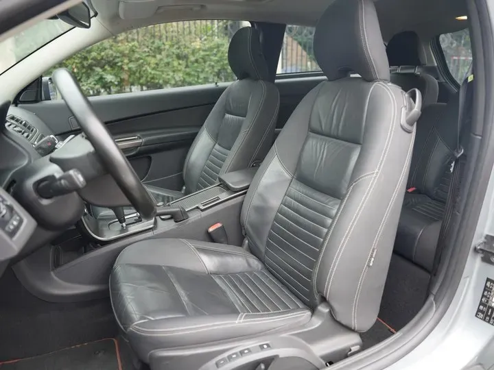 2010 Volvo C30 2.0L 145HP L4 6DCT,autocango,china used car exporter,china ev exporter,chinese used car exporter,chinese used ev exporter