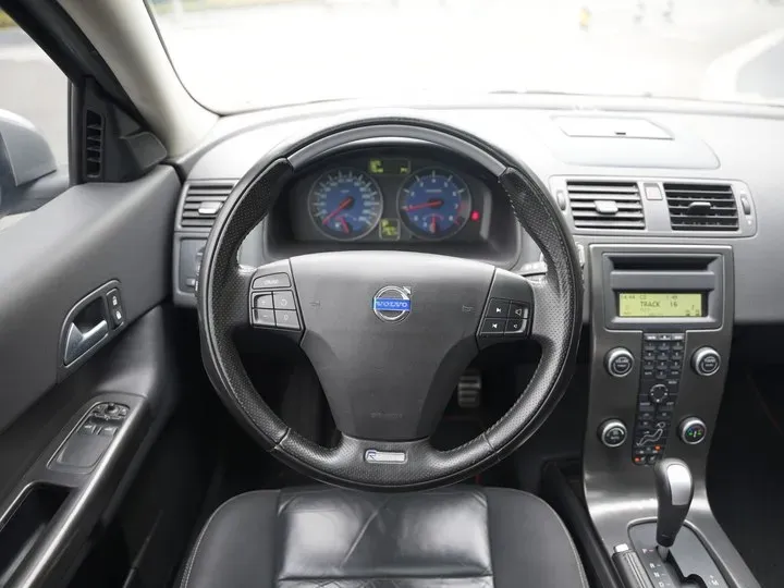 2010 Volvo C30 2.0L 145HP L4 6DCT,autocango,china used car exporter,china ev exporter,chinese used car exporter,chinese used ev exporter