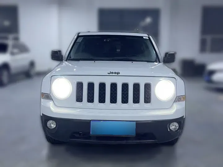 2015 Jeep Patriot 2.4L 170HP L4 6AT,autocango,china used car exporter,china ev exporter,chinese used car exporter,chinese used ev exporter