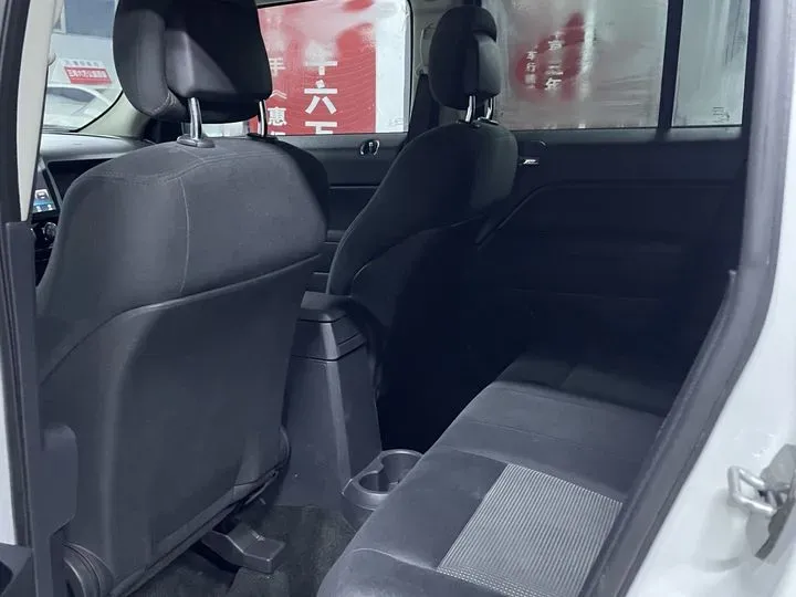 2015 Jeep Patriot 2.4L 170HP L4 6AT,autocango,china used car exporter,china ev exporter,chinese used car exporter,chinese used ev exporter