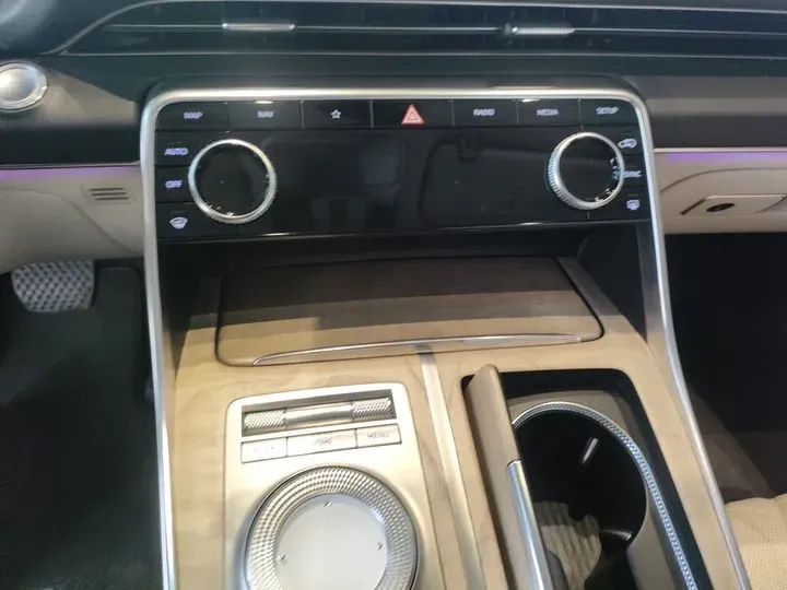 2021 Genesis GV80 2.5T 304HP L4 8AT,autocango,china used car exporter,china ev exporter,chinese used car exporter,chinese used ev exporter