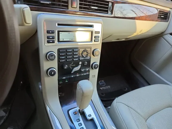 2012 Volvo S80L 2.0T 240HP L4 6DCT,autocango,china used car exporter,china ev exporter,chinese used car exporter,chinese used ev exporter