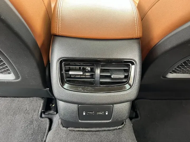 2019 HongQi H5 1.8T 180HP L4 6AT,autocango,china used car exporter,china ev exporter,chinese used car exporter,chinese used ev exporter