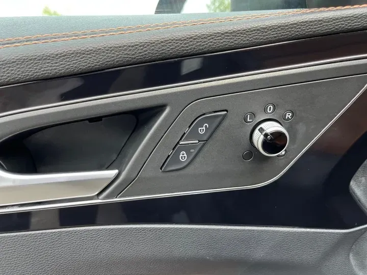 2019 HongQi H5 1.8T 180HP L4 6AT,autocango,china used car exporter,china ev exporter,chinese used car exporter,chinese used ev exporter