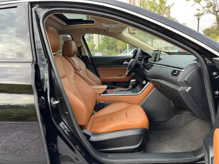 2019 HongQi H5 1.8T 180HP L4 6AT,autocango,china used car exporter,china ev exporter,chinese used car exporter,chinese used ev exporter