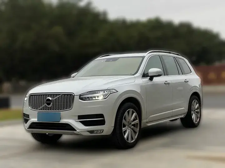 2018 Volvo XC90 2.0T 320HP L4 8AT