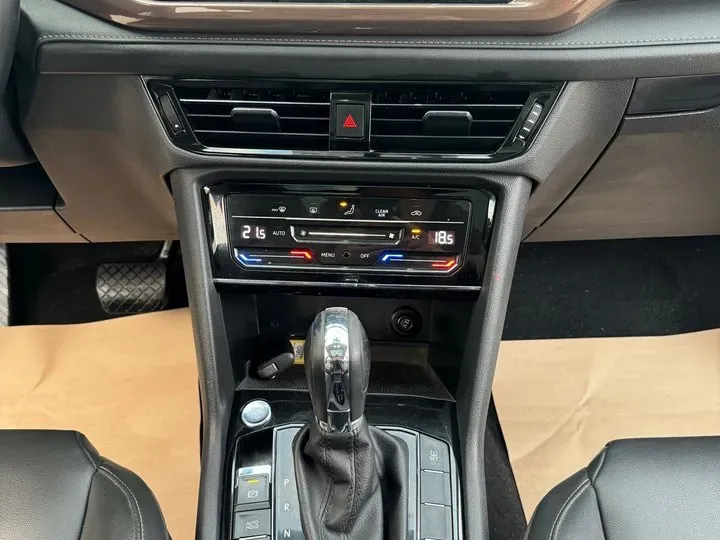 2021 Volkswagen Tharu 1.4T 150HP L4 7DCT,autocango,china used car exporter,china ev exporter,chinese used car exporter,chinese used ev exporter